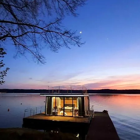 Botel Na Wodzie Charzykowy