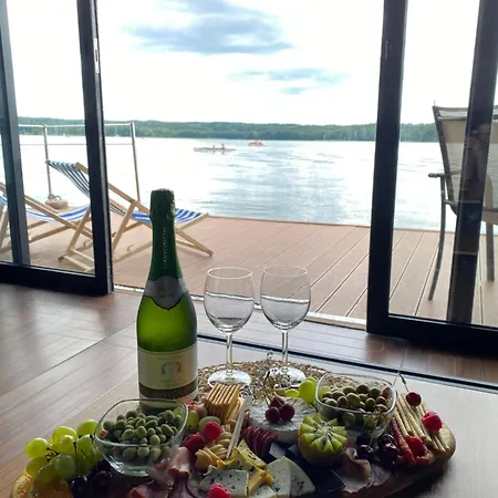 Botel Na Wodzie Charzykowy